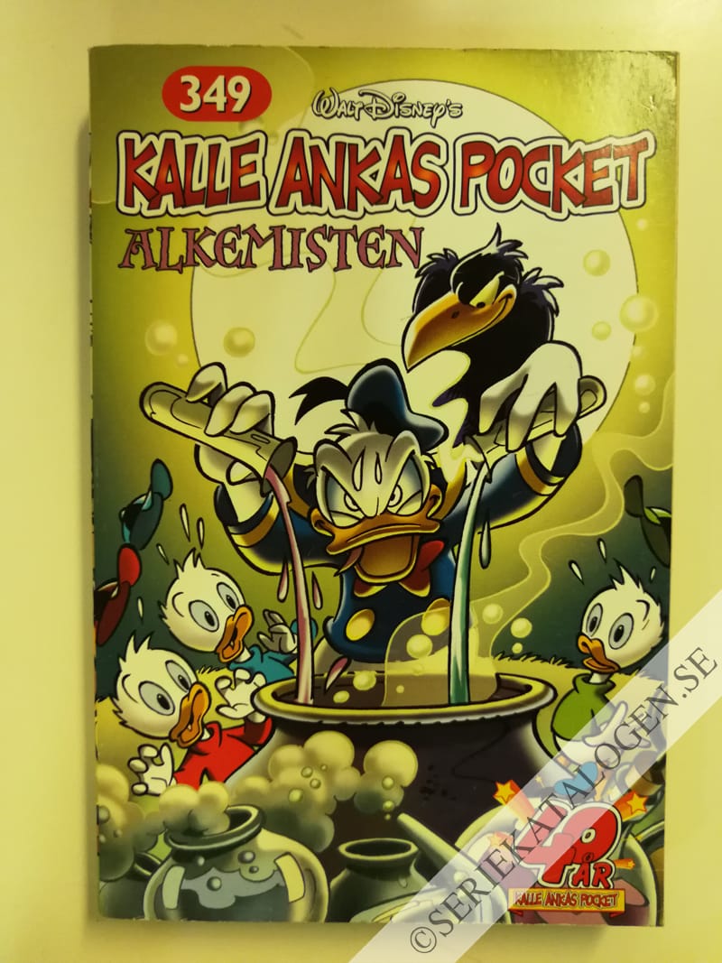 Framsida på Kalle Ankas pocket #349 - Alkemisten (2008)