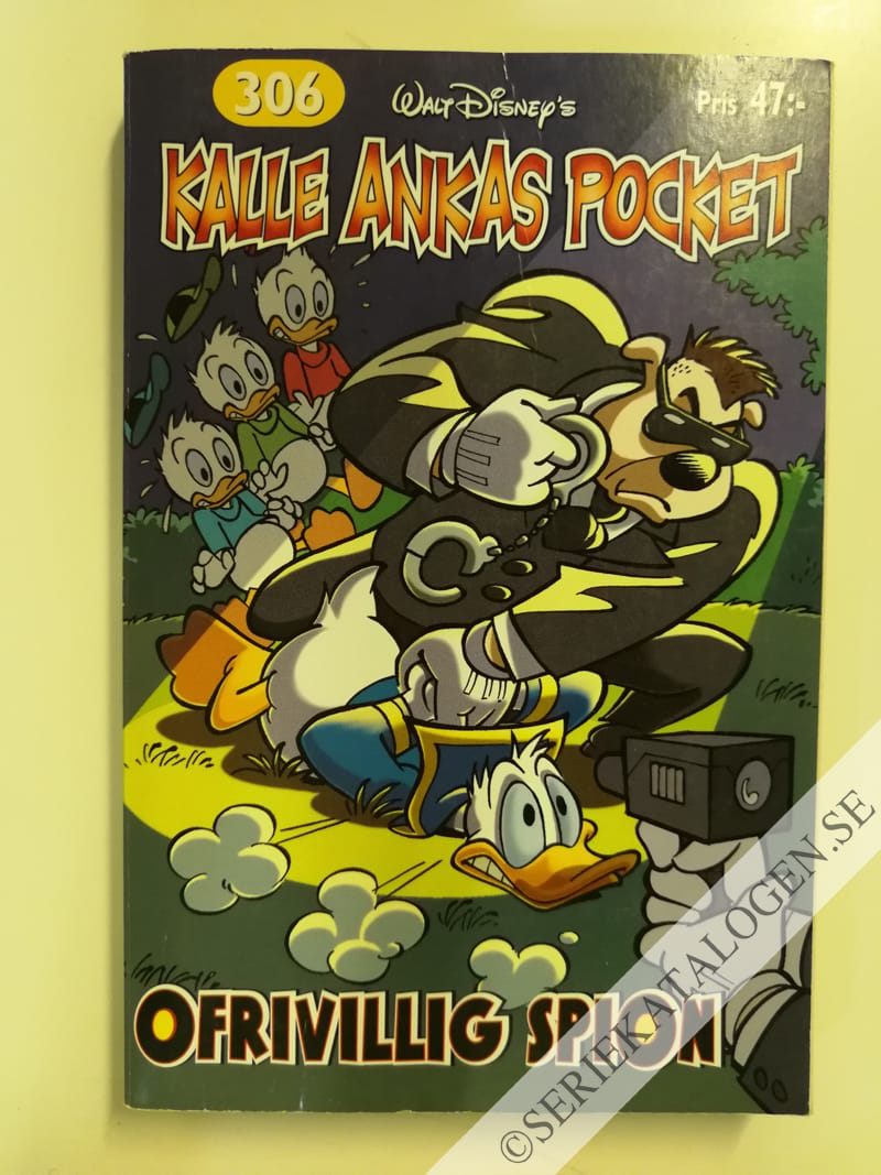 Framsida på Kalle Ankas pocket #306 - Ofrivillig spion (2004)