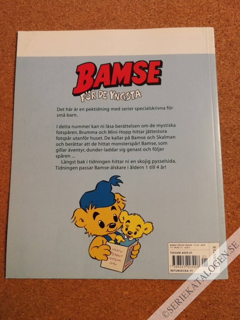 Baksida på De mystiska fotspåren (2019)