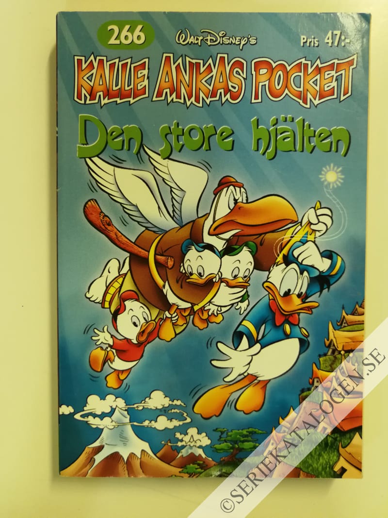 Framsida på Kalle Ankas pocket #266 - Den store hjälten (2001)