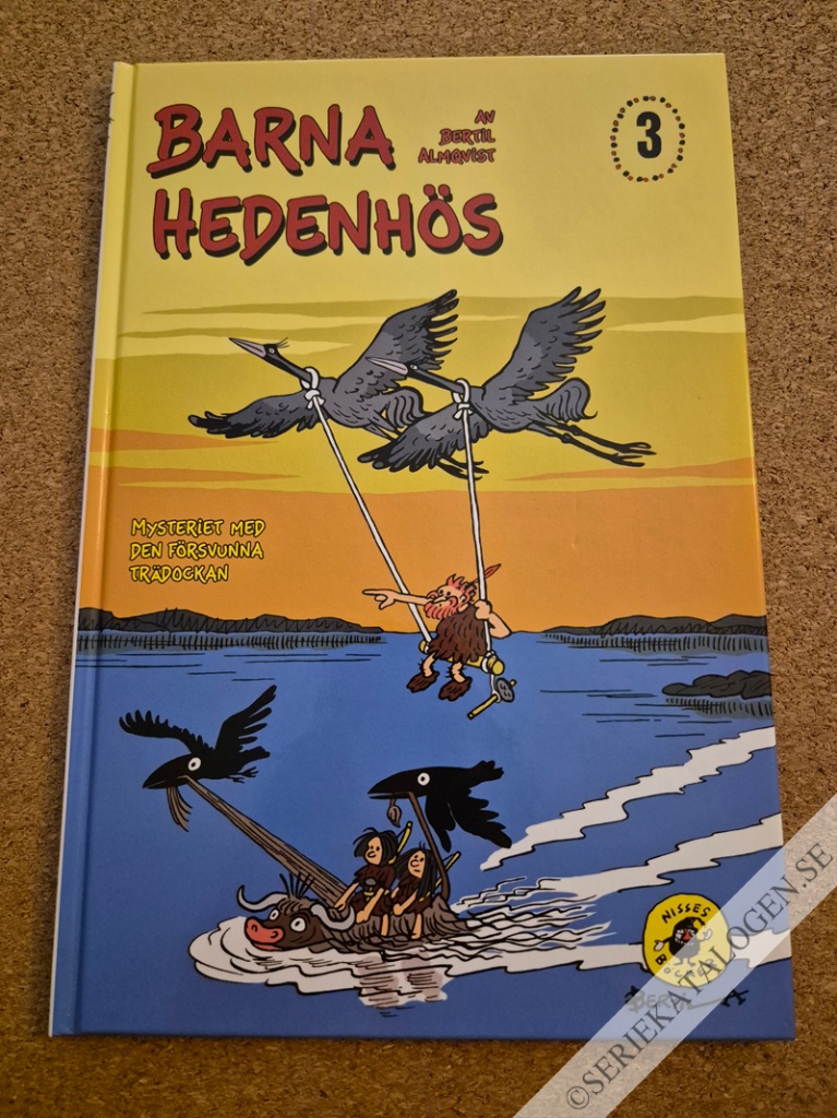 Framsida på Barna Hedenhös Mysteriet med den försvunna trädockan (2009)