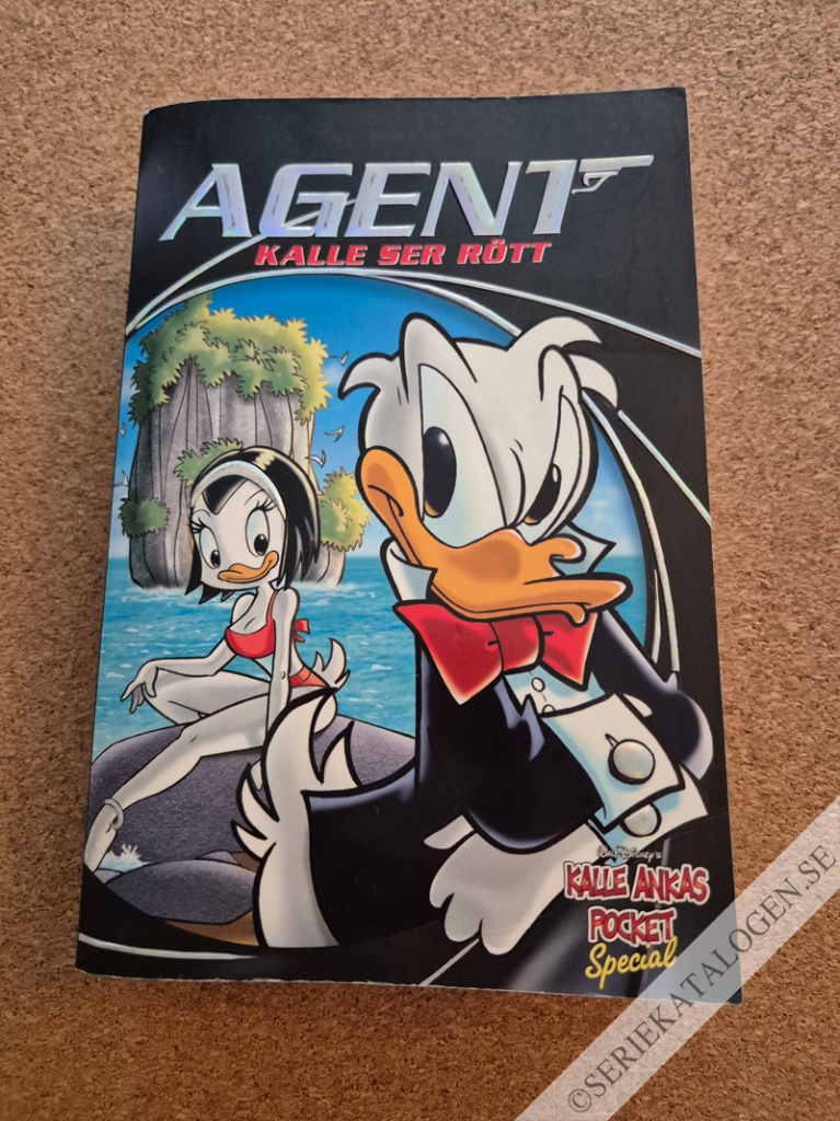 Framsida på Kalle Ankas pocket special Agent Kalle ser rött (2012)