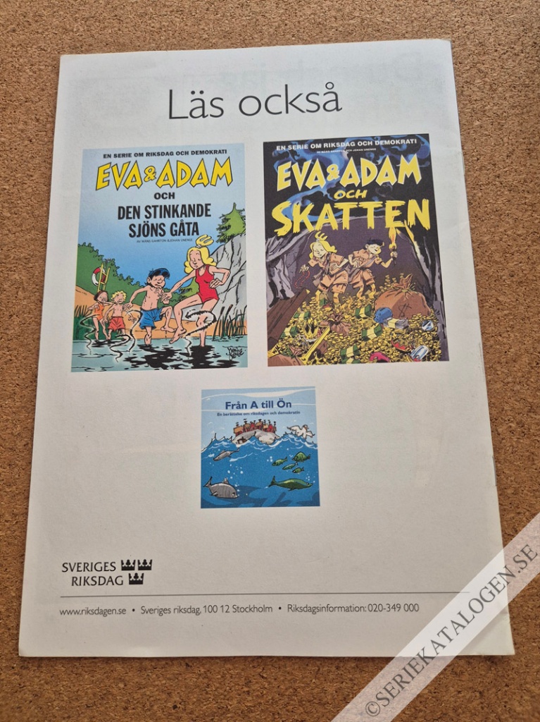 Baksida på Eva & Adam och hotet från världsrymden (2015)