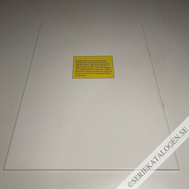 Baksida på Nathalia – Sexbomb ombord (1990)