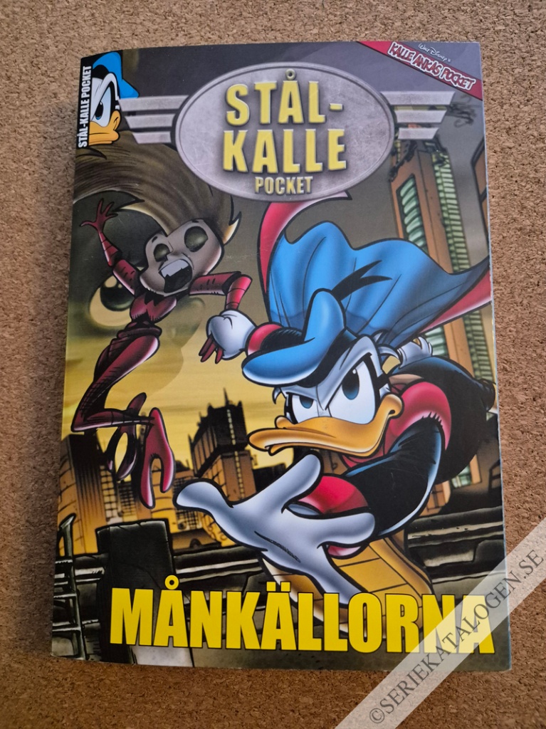 Framsida på Stål-Kalle Pocket Månkällorna (2015)