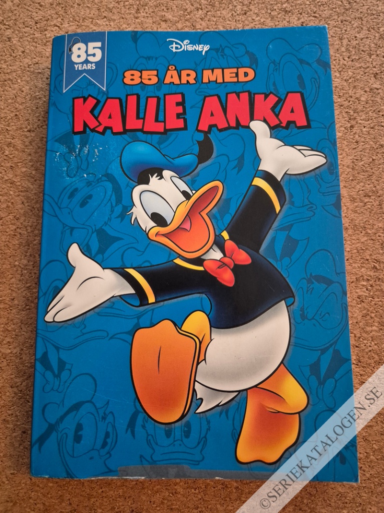 Framsida på Kalle Ankas bästa 85 år med Kalle Anka (2019)