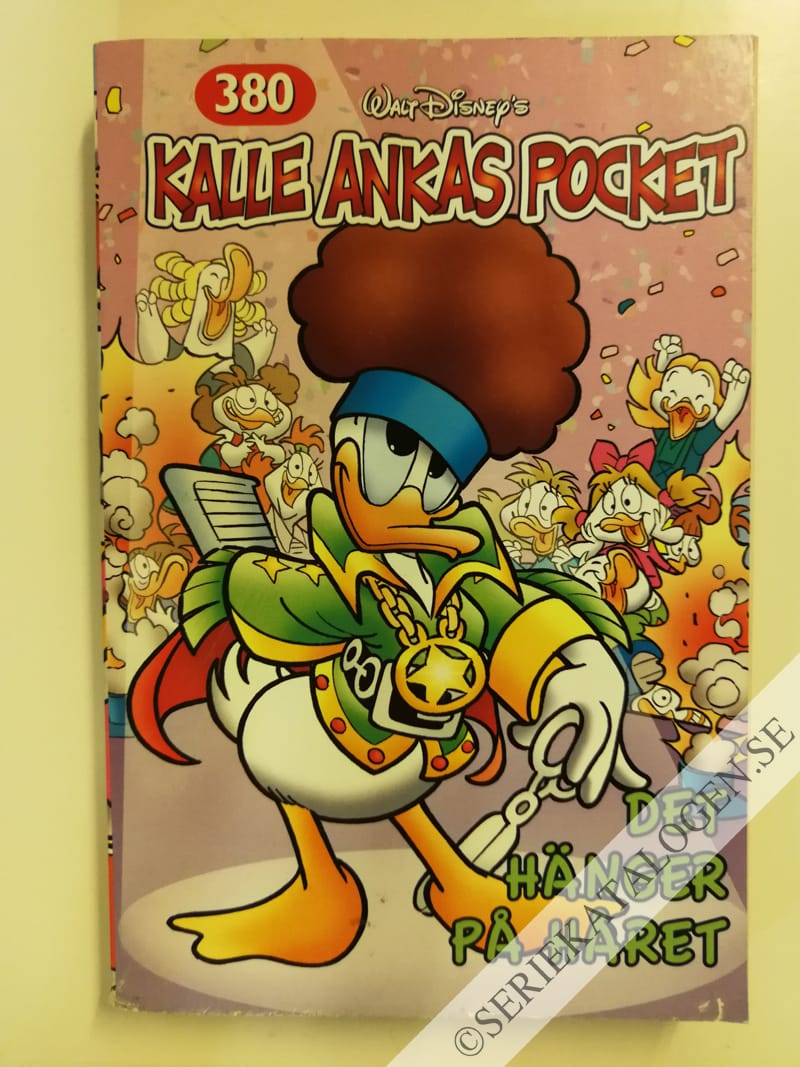 Framsida på Kalle Ankas pocket #380 - Det hänger på håret (2010)