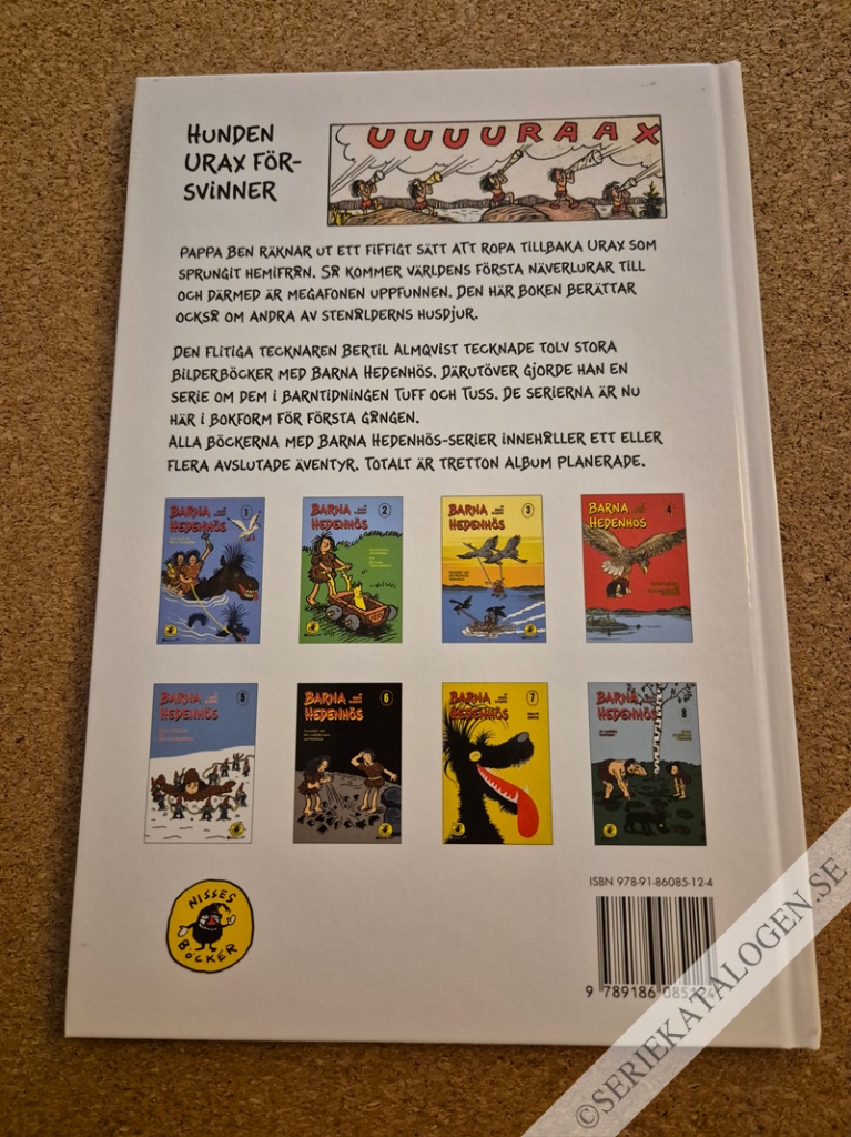 Baksida på Urax på äventyr (2010)